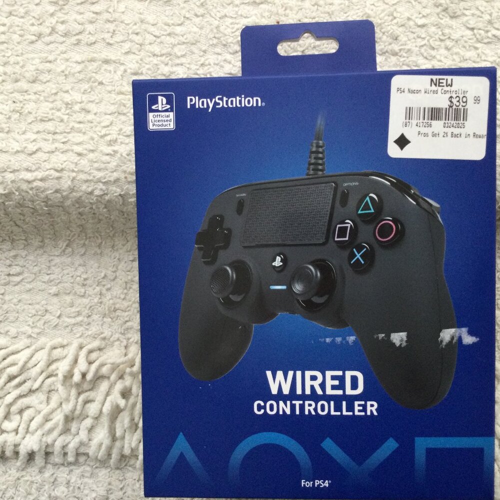 Play Station   4                   Wired Controller